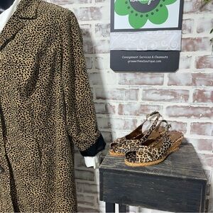 Chic Leopard Print Slingback Wedges